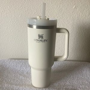 Stanley Adventure Quencher Travel Tumbler 40oz Cream